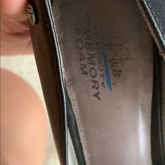 Life Stride High Heels - Picture 3 of 4